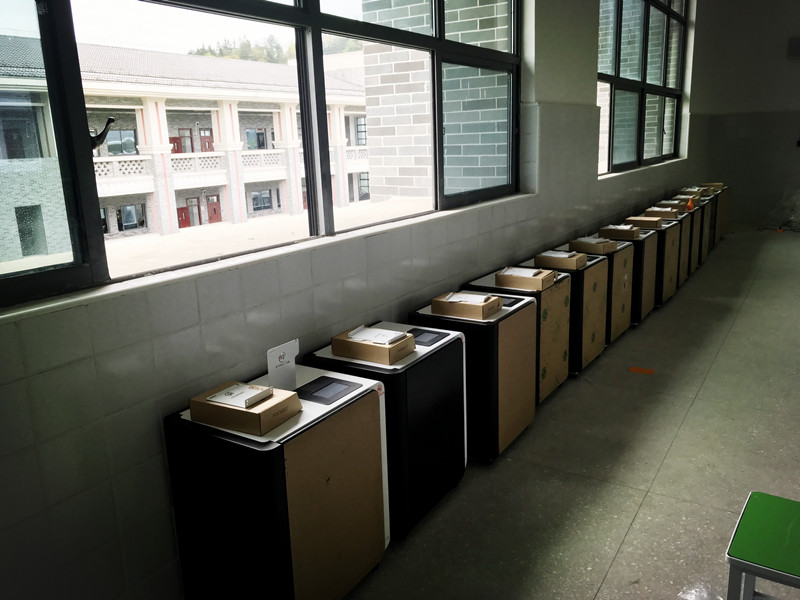 华体会教育级3D打印机走进贵州某高级中学(图2) 华体会教育级3D打印机走进贵州某高级中学(图2)
