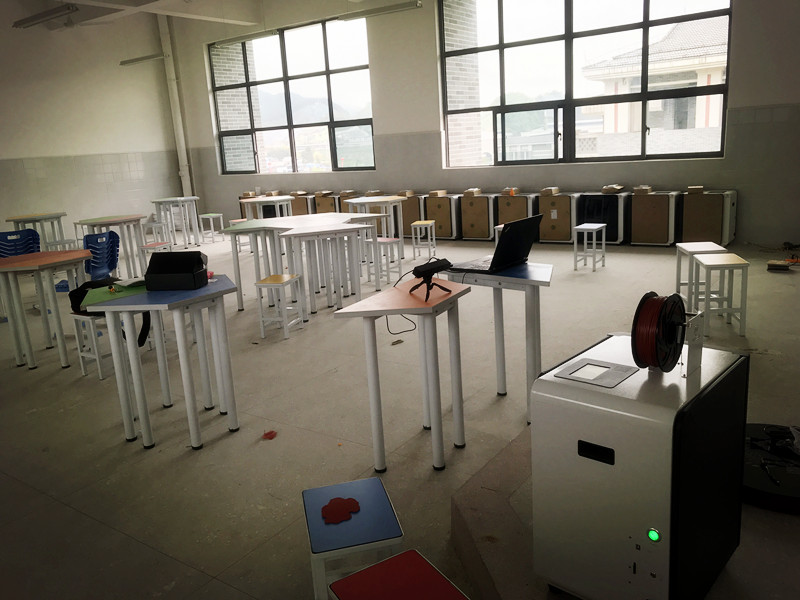 华体会教育级3D打印机走进贵州某高级中学(图1) 华体会教育级3D打印机走进贵州某高级中学(图1)