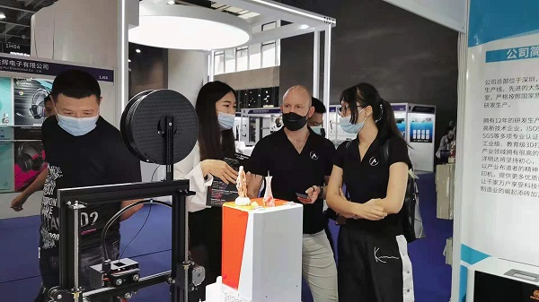 展会现场|华体会3D打印机精彩亮相广州电子展,助力中国智造业(图4) 展会现场|华体会3D打印机精彩亮相广州电子展,助力中国智造业(图4)